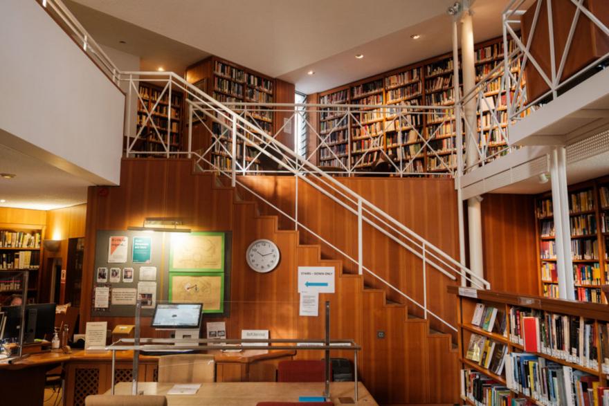 Forbes Mellon Library, Interior